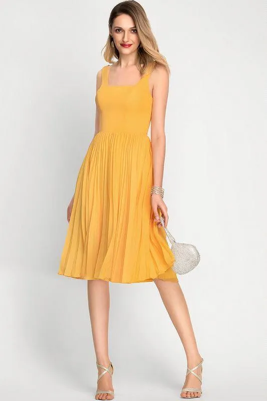A-Line Square Neckline Cocktail Dress With Pleated Knee-Length Chiffon