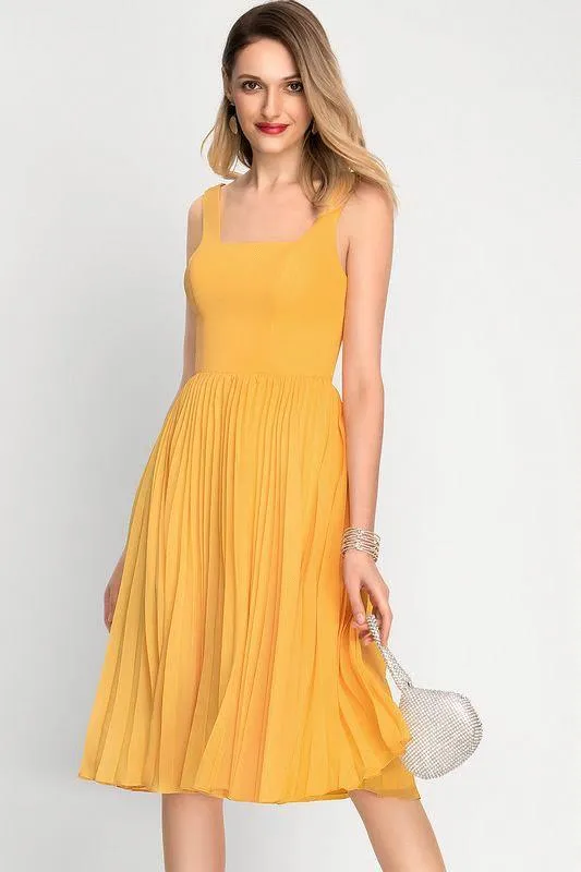 A-Line Square Neckline Cocktail Dress With Pleated Knee-Length Chiffon